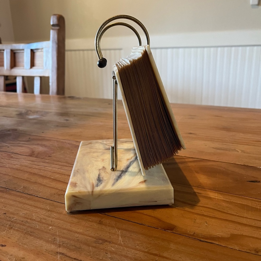 Vintage Faux Marble Resin Flip Photo Holder - Picture 3 of 16